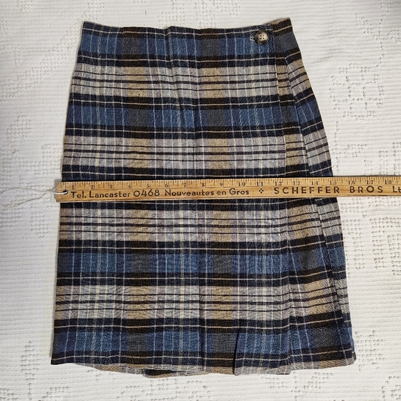 Vintage Plaid Wrap Skirt - Picture 4 of 8